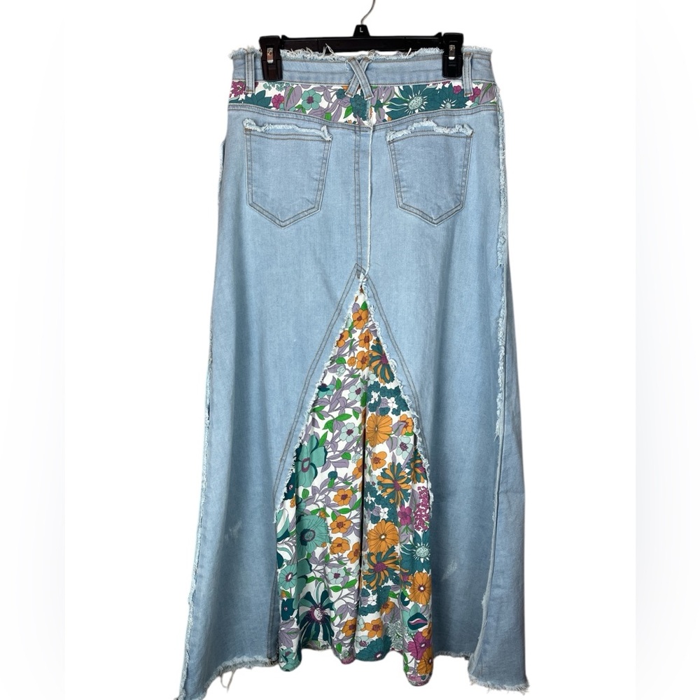 Denim Maxi Skirt with floral detail - Picture 2 of 5
